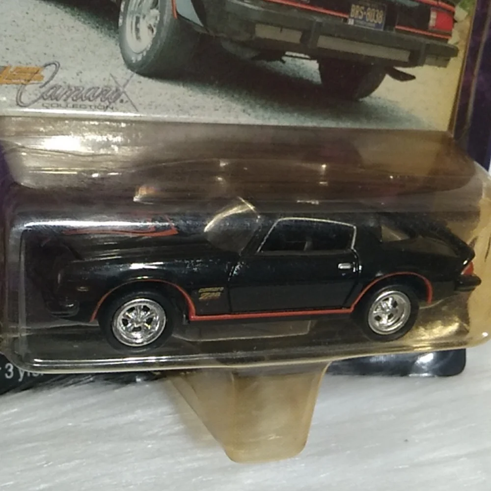 (A-1) Johnny Lightning 1977 Camaro Die Cast Camaro Collection Vtg